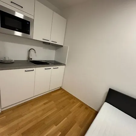 Innsbrucker Platz 2 Apartman *