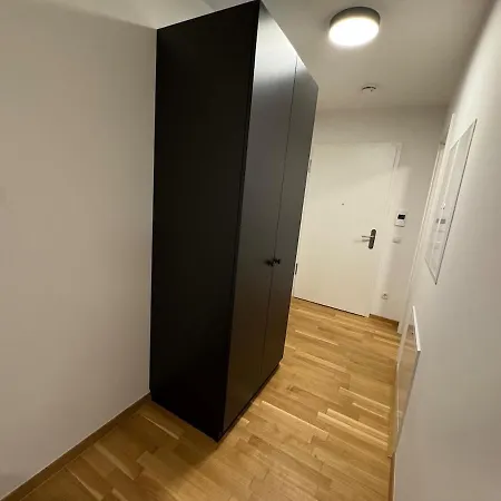 Innsbrucker Platz 2 Апартаменты